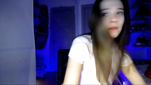 Love Chat Big Boobs Brunette Masturbating For Cam