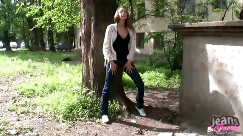 My 18yo Body Looks Amazing In These Skinny Jeans